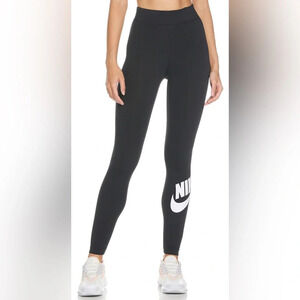 Nike Sportswear Essential  Leggings high waisted tights sz XS